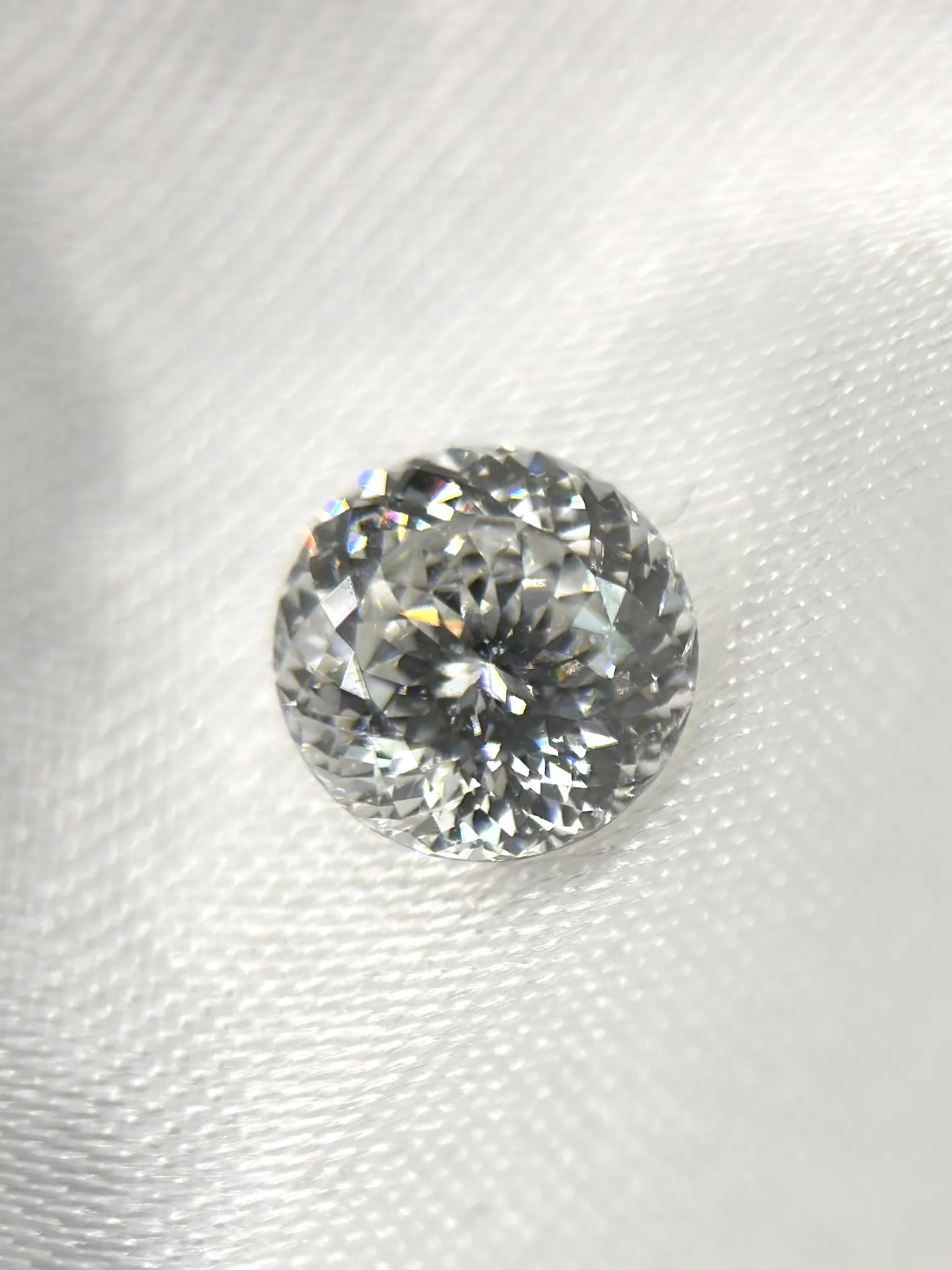 Portuguese cut round modified brilliant lab-grown diamond, 1.05 carat, F color, VVS2 clarity