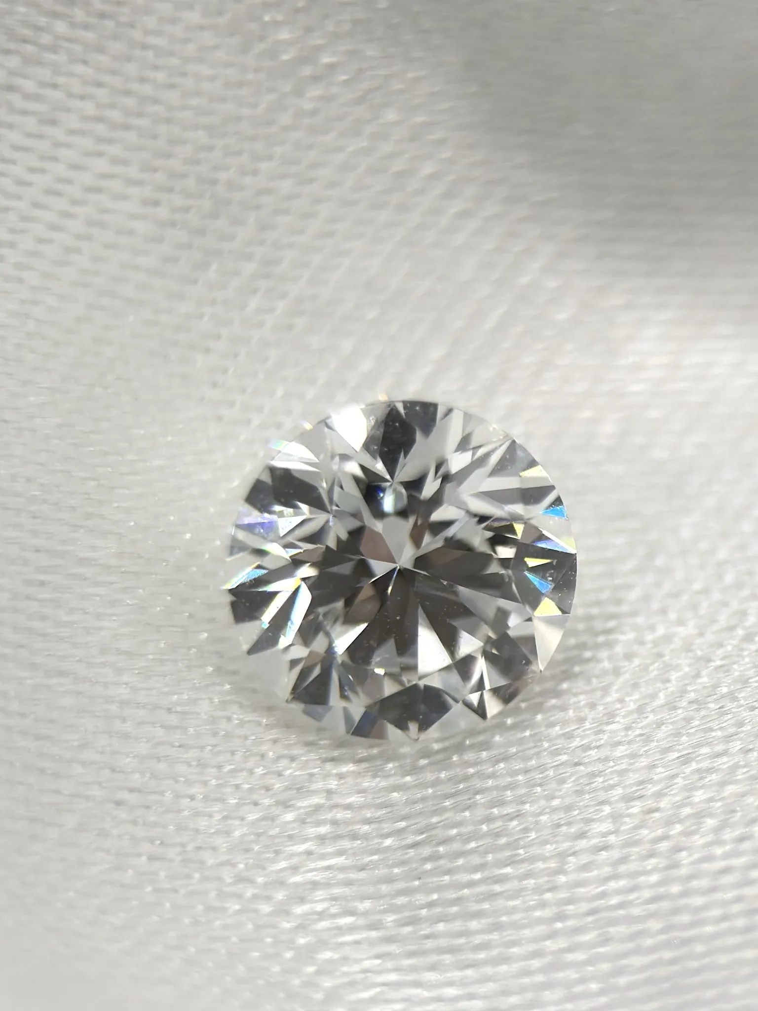 Round brilliant lab-grown diamond, 1.03 carat, E color, VVS2 clarity